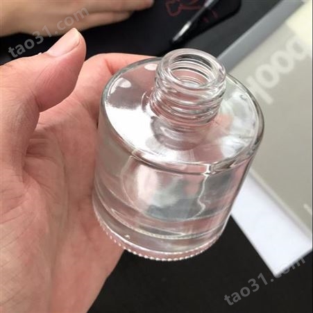 徐州亚特厂家 香水玻璃瓶定制 批发香水喷雾瓶