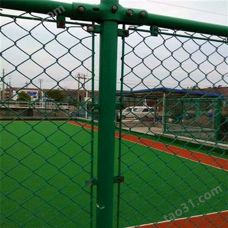 中峰销售 球场铁丝护栏网 球场护栏网图片 篮球场防护栏