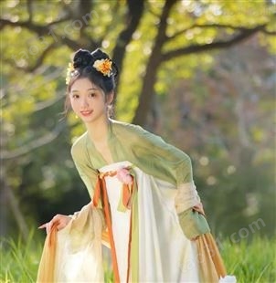 汉服抹胸襦裙淡绿色仙女古装裙