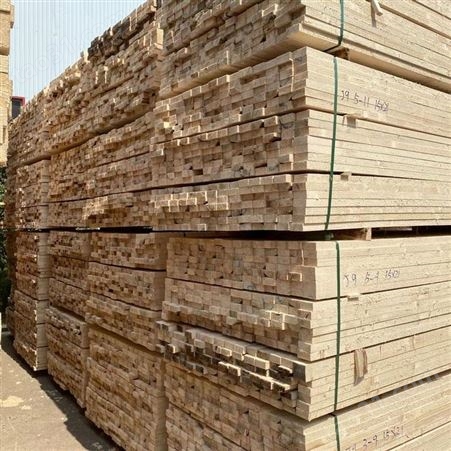 建筑方木价格一览表 10x10木方加工厂家 呈果木业